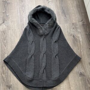 JMcLaughlin Gray Faux Fur Trimmed Women's cape